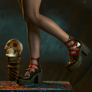 Zapatos Dorothy negros y rojos 