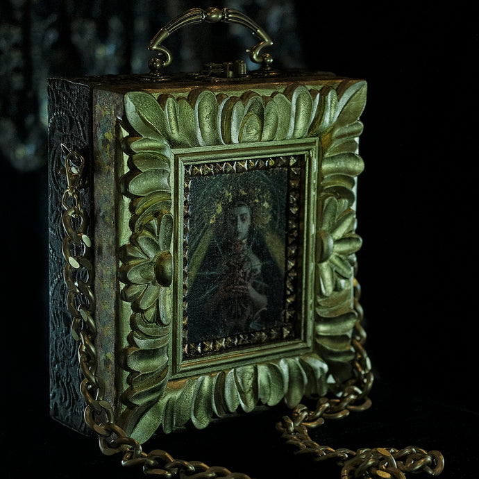 Cartera Virgen de los Dolores en marco tallado